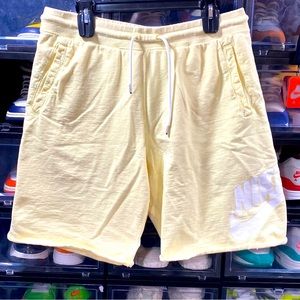 VINTAGE NIKE BOARD SHORTS • PALE YELLOW & WHITE• 100% COTTON • XL SUMMER GYM
